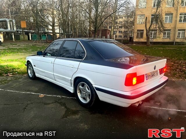 Белый БМВ 5 Серия, объемом двигателя 2 л и пробегом 0 тыс. км за 1500 $, фото 3 на Automoto.ua