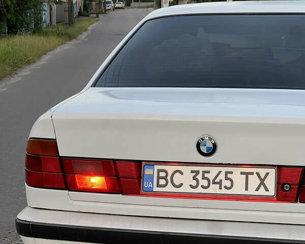 Белый БМВ 5 Серия, объемом двигателя 2 л и пробегом 400 тыс. км за 3500 $, фото 10 на Automoto.ua