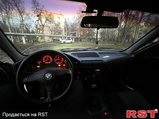 Белый БМВ 5 Серия, объемом двигателя 2 л и пробегом 0 тыс. км за 1500 $, фото 6 на Automoto.ua