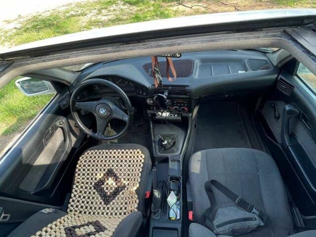 Белый БМВ 5 Серия, объемом двигателя 2 л и пробегом 450 тыс. км за 2500 $, фото 2 на Automoto.ua