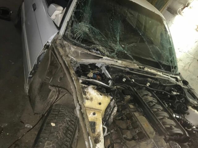 Білий БМВ 5 Серія, об'ємом двигуна 2.5 л та пробігом 300 тис. км за 950 $, фото 2 на Automoto.ua