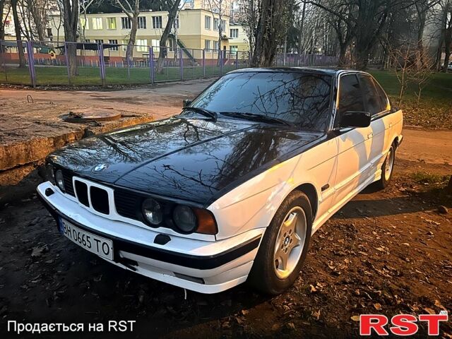 Белый БМВ 5 Серия, объемом двигателя 2 л и пробегом 0 тыс. км за 1500 $, фото 9 на Automoto.ua