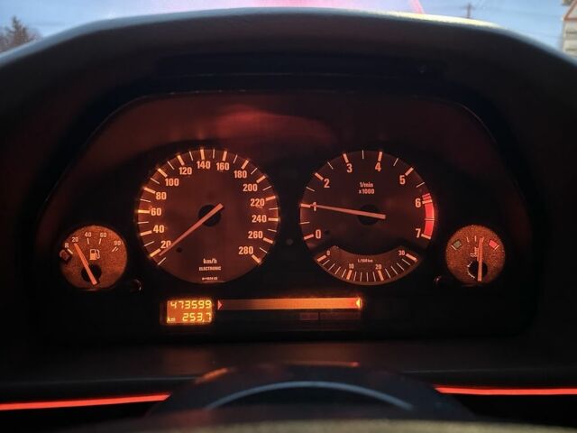 Белый БМВ 5 Серия, объемом двигателя 2.5 л и пробегом 474 тыс. км за 3750 $, фото 20 на Automoto.ua