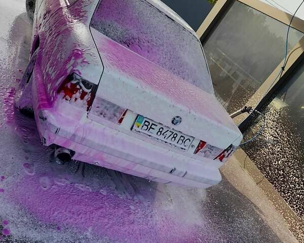 Білий БМВ 5 Серія, об'ємом двигуна 2 л та пробігом 340 тис. км за 3050 $, фото 14 на Automoto.ua