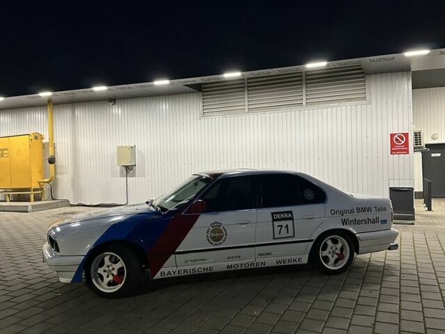 Белый БМВ 5 Серия, объемом двигателя 2.5 л и пробегом 474 тыс. км за 3750 $, фото 2 на Automoto.ua