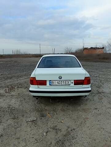 Білий БМВ 5 Серія, об'ємом двигуна 2 л та пробігом 350 тис. км за 2600 $, фото 9 на Automoto.ua