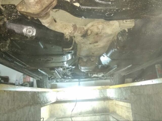 Білий БМВ 5 Серія, об'ємом двигуна 2 л та пробігом 425 тис. км за 1850 $, фото 8 на Automoto.ua