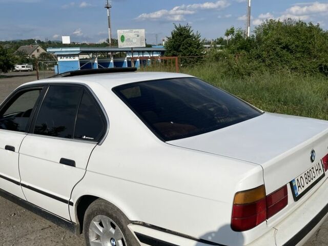 Білий БМВ 5 Серія, об'ємом двигуна 2 л та пробігом 425 тис. км за 1850 $, фото 1 на Automoto.ua