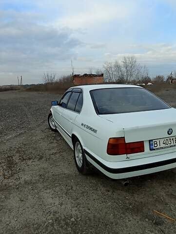 Білий БМВ 5 Серія, об'ємом двигуна 2 л та пробігом 350 тис. км за 2600 $, фото 4 на Automoto.ua