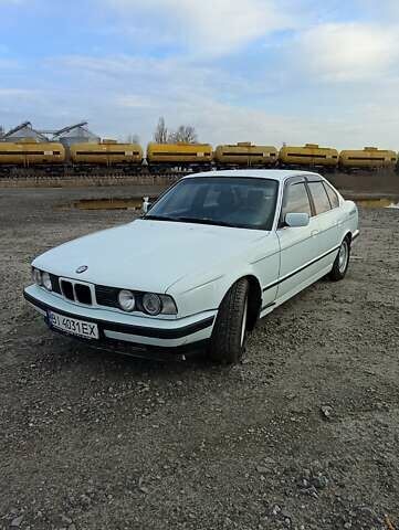 Білий БМВ 5 Серія, об'ємом двигуна 2 л та пробігом 350 тис. км за 2600 $, фото 3 на Automoto.ua