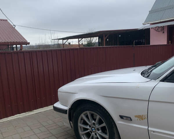 Білий БМВ 5 Серія, об'ємом двигуна 2.5 л та пробігом 300 тис. км за 2900 $, фото 4 на Automoto.ua