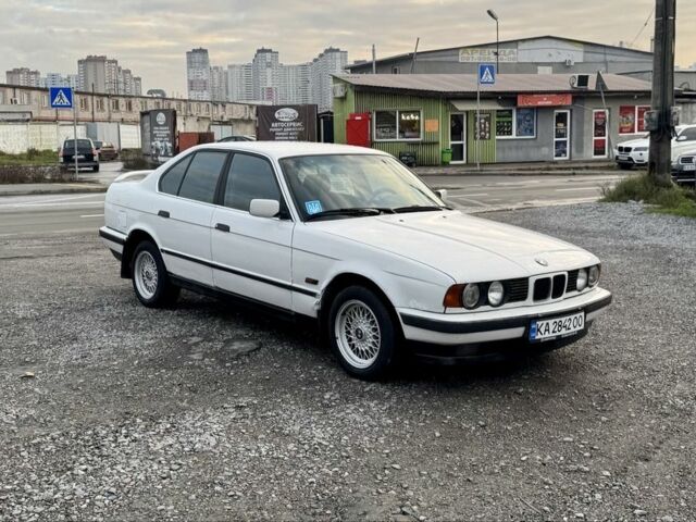 Белый БМВ 5 Серия, объемом двигателя 1.6 л и пробегом 258 тыс. км за 2350 $, фото 3 на Automoto.ua