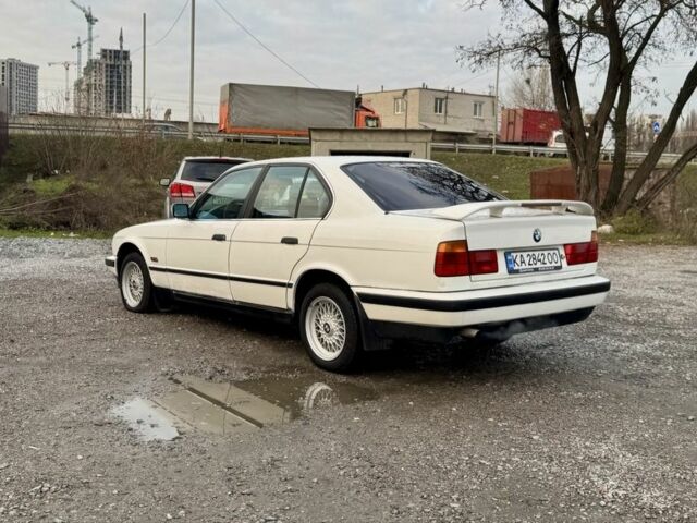 Белый БМВ 5 Серия, объемом двигателя 1.6 л и пробегом 258 тыс. км за 2350 $, фото 9 на Automoto.ua