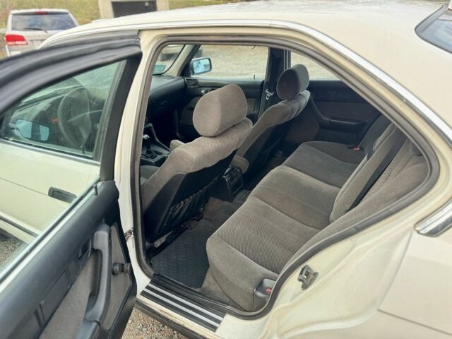 Белый БМВ 5 Серия, объемом двигателя 1.6 л и пробегом 258 тыс. км за 2350 $, фото 11 на Automoto.ua