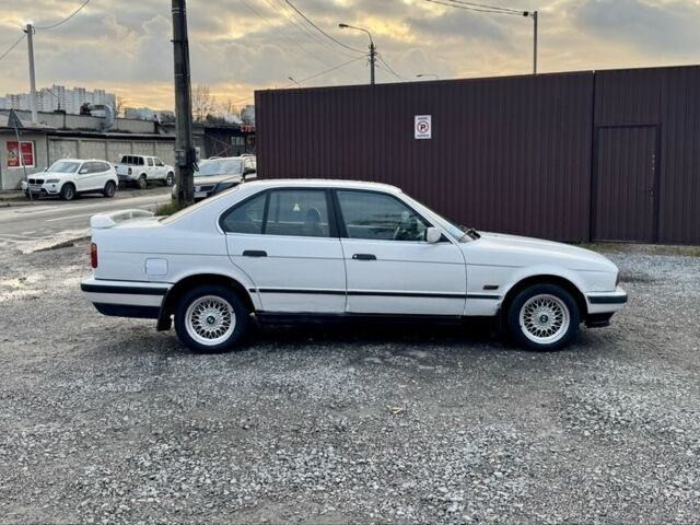 Белый БМВ 5 Серия, объемом двигателя 1.6 л и пробегом 258 тыс. км за 2350 $, фото 5 на Automoto.ua