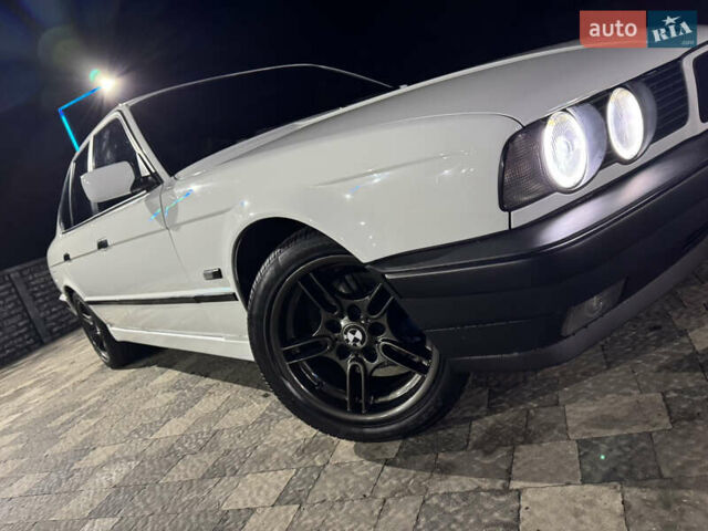 Білий БМВ 5 Серія, об'ємом двигуна 1.99 л та пробігом 320 тис. км за 4999 $, фото 10 на Automoto.ua