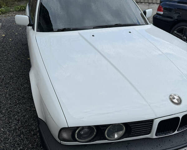 Білий БМВ 5 Серія, об'ємом двигуна 1.99 л та пробігом 320 тис. км за 4999 $, фото 11 на Automoto.ua