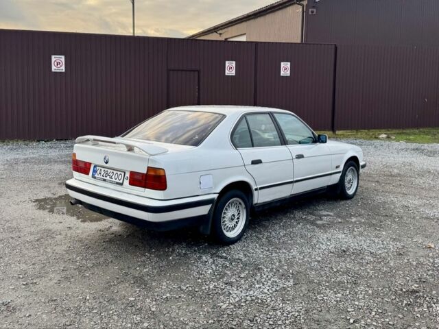 Белый БМВ 5 Серия, объемом двигателя 1.6 л и пробегом 258 тыс. км за 2350 $, фото 6 на Automoto.ua