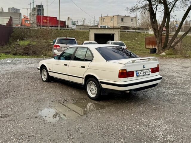 Белый БМВ 5 Серия, объемом двигателя 1.6 л и пробегом 258 тыс. км за 2350 $, фото 8 на Automoto.ua