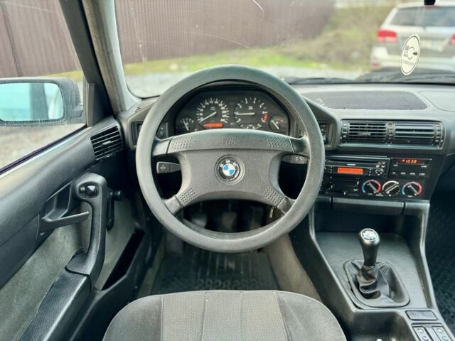 Белый БМВ 5 Серия, объемом двигателя 1.6 л и пробегом 258 тыс. км за 2350 $, фото 16 на Automoto.ua