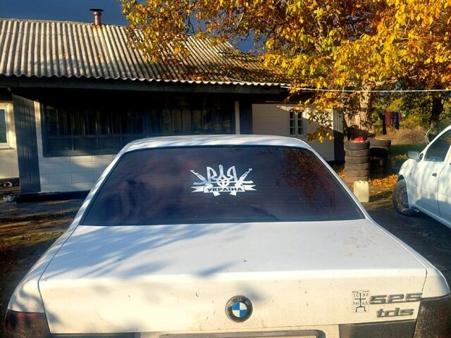 Білий БМВ 5 Серія, об'ємом двигуна 2.5 л та пробігом 200 тис. км за 2500 $, фото 2 на Automoto.ua