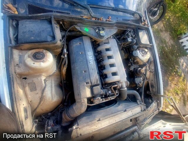 Білий БМВ 5 Серія, об'ємом двигуна 2.5 л та пробігом 200 тис. км за 2500 $, фото 6 на Automoto.ua