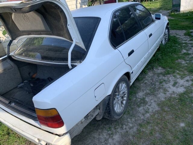 Білий БМВ 5 Серія, об'ємом двигуна 2.5 л та пробігом 400 тис. км за 2500 $, фото 2 на Automoto.ua