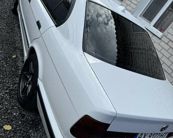 Білий БМВ 5 Серія, об'ємом двигуна 1.99 л та пробігом 320 тис. км за 4999 $, фото 15 на Automoto.ua