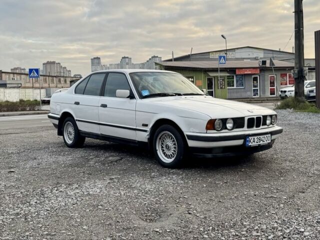 Белый БМВ 5 Серия, объемом двигателя 1.6 л и пробегом 258 тыс. км за 2350 $, фото 4 на Automoto.ua