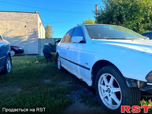 Белый БМВ 5 Серия, объемом двигателя 2 л и пробегом 400 тыс. км за 2000 $, фото 1 на Automoto.ua