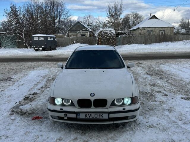 Белый БМВ 5 Серия, объемом двигателя 2.5 л и пробегом 309 тыс. км за 4000 $, фото 3 на Automoto.ua