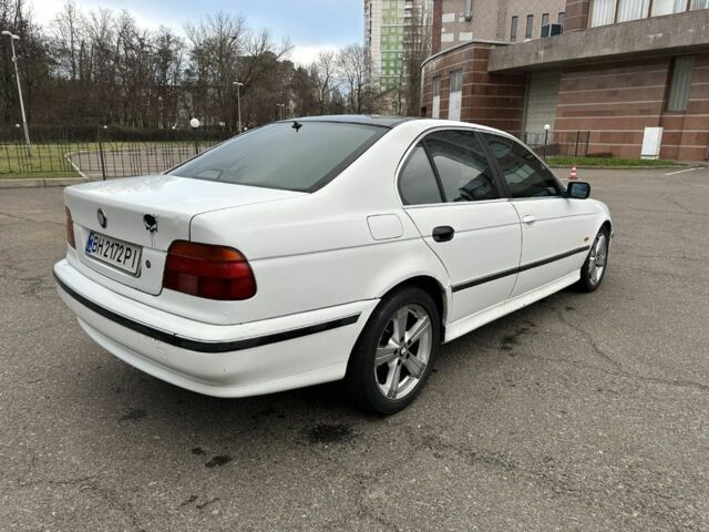 Білий БМВ 5 Серія, об'ємом двигуна 2.5 л та пробігом 300 тис. км за 2900 $, фото 5 на Automoto.ua