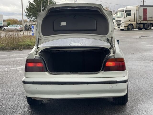 Білий БМВ 5 Серія, об'ємом двигуна 2.5 л та пробігом 350 тис. км за 3000 $, фото 6 на Automoto.ua