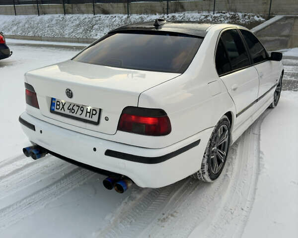 Білий БМВ 5 Серія, об'ємом двигуна 2.79 л та пробігом 300 тис. км за 3500 $, фото 4 на Automoto.ua