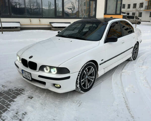 Білий БМВ 5 Серія, об'ємом двигуна 2.79 л та пробігом 300 тис. км за 3500 $, фото 1 на Automoto.ua