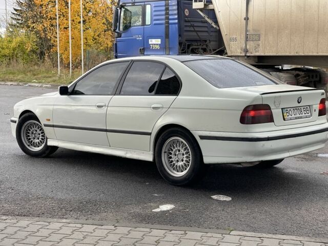 Білий БМВ 5 Серія, об'ємом двигуна 2.5 л та пробігом 350 тис. км за 3000 $, фото 5 на Automoto.ua