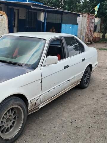 Білий БМВ 5 Серія, об'ємом двигуна 2 л та пробігом 535 тис. км за 1600 $, фото 3 на Automoto.ua