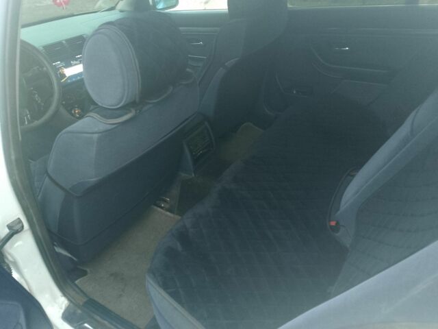 Белый БМВ 5 Серия, объемом двигателя 2.5 л и пробегом 450 тыс. км за 4200 $, фото 11 на Automoto.ua