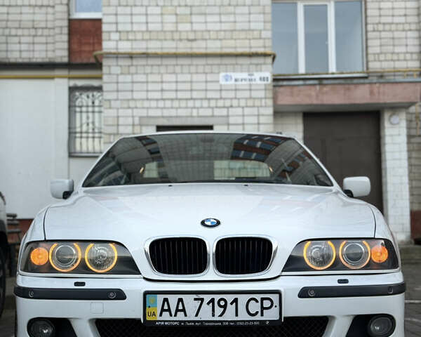 Белый БМВ 5 Серия, объемом двигателя 2.5 л и пробегом 424 тыс. км за 8500 $, фото 1 на Automoto.ua