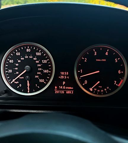 Белый БМВ 5 Серия, объемом двигателя 3 л и пробегом 290 тыс. км за 9000 $, фото 6 на Automoto.ua
