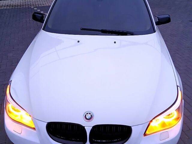 Белый БМВ 5 Серия, объемом двигателя 3 л и пробегом 290 тыс. км за 8500 $, фото 1 на Automoto.ua