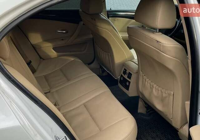 Белый БМВ 5 Серия, объемом двигателя 2.5 л и пробегом 320 тыс. км за 6850 $, фото 15 на Automoto.ua