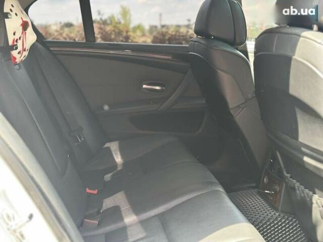 Білий БМВ 5 Серія, об'ємом двигуна 3 л та пробігом 257 тис. км за 9800 $, фото 14 на Automoto.ua