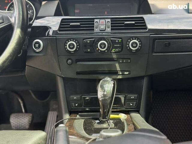 Білий БМВ 5 Серія, об'ємом двигуна 3 л та пробігом 257 тис. км за 9800 $, фото 13 на Automoto.ua