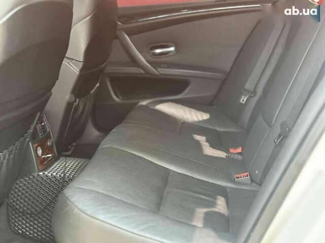 Білий БМВ 5 Серія, об'ємом двигуна 3 л та пробігом 257 тис. км за 9800 $, фото 15 на Automoto.ua