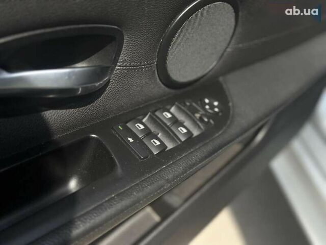 Білий БМВ 5 Серія, об'ємом двигуна 3 л та пробігом 257 тис. км за 9800 $, фото 10 на Automoto.ua