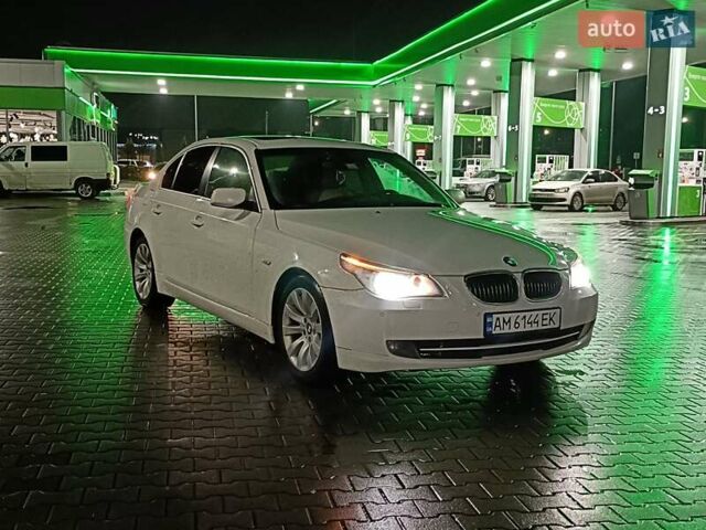 Белый БМВ 5 Серия, объемом двигателя 2.5 л и пробегом 320 тыс. км за 6850 $, фото 4 на Automoto.ua