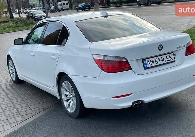 Белый БМВ 5 Серия, объемом двигателя 2.5 л и пробегом 320 тыс. км за 6850 $, фото 13 на Automoto.ua