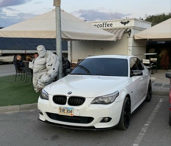 Белый БМВ 5 Серия, объемом двигателя 3 л и пробегом 290 тыс. км за 12000 $, фото 17 на Automoto.ua