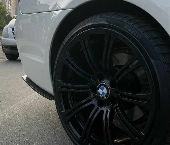 Белый БМВ 5 Серия, объемом двигателя 3 л и пробегом 290 тыс. км за 10500 $, фото 12 на Automoto.ua